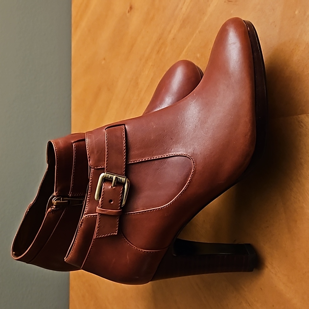 Designer Leather Booties! NWOT. Gorgeous Autumn caramel color. Size 7 1/2 - Picture 8 of 8